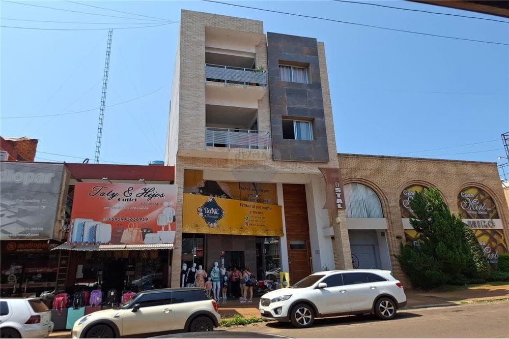 VENDO EDIFICIO EN EL CIRCUITO COMERCIAL DE ENCARNACION