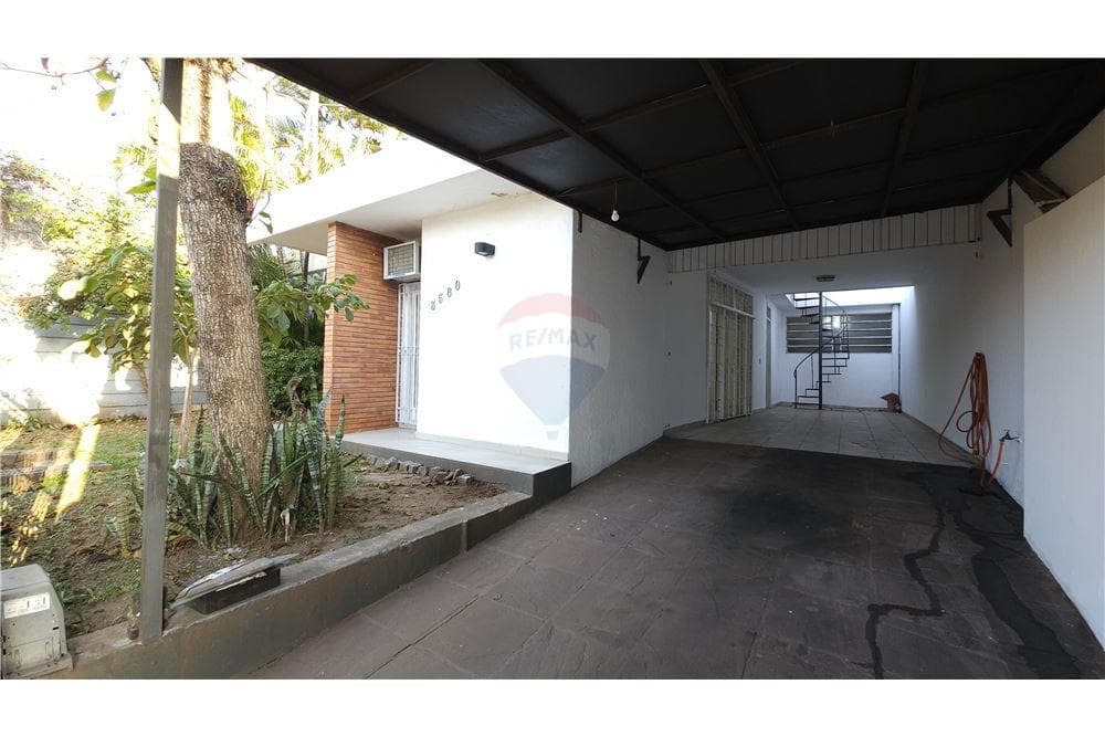 Ubicación inmejorable: Hermosa casa, cerca de todo – 2