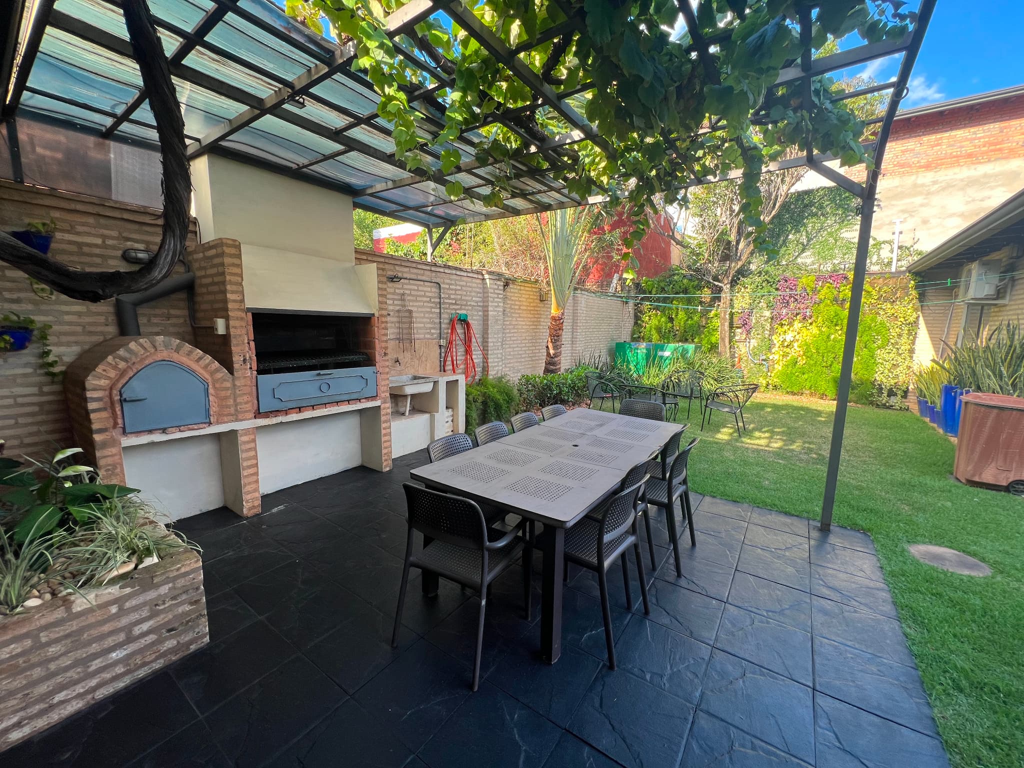 VENDO CASA EN LA CIUDAD DE LAMBARE, BARRIO MBACHIO