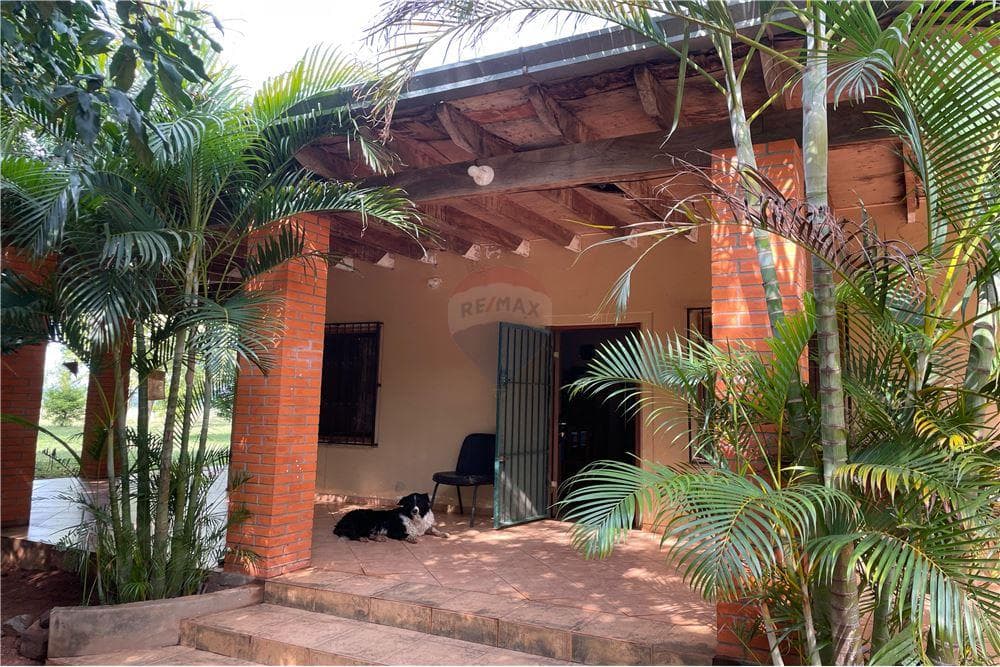 GRANJA HOSTAL - CARAPEGUA
