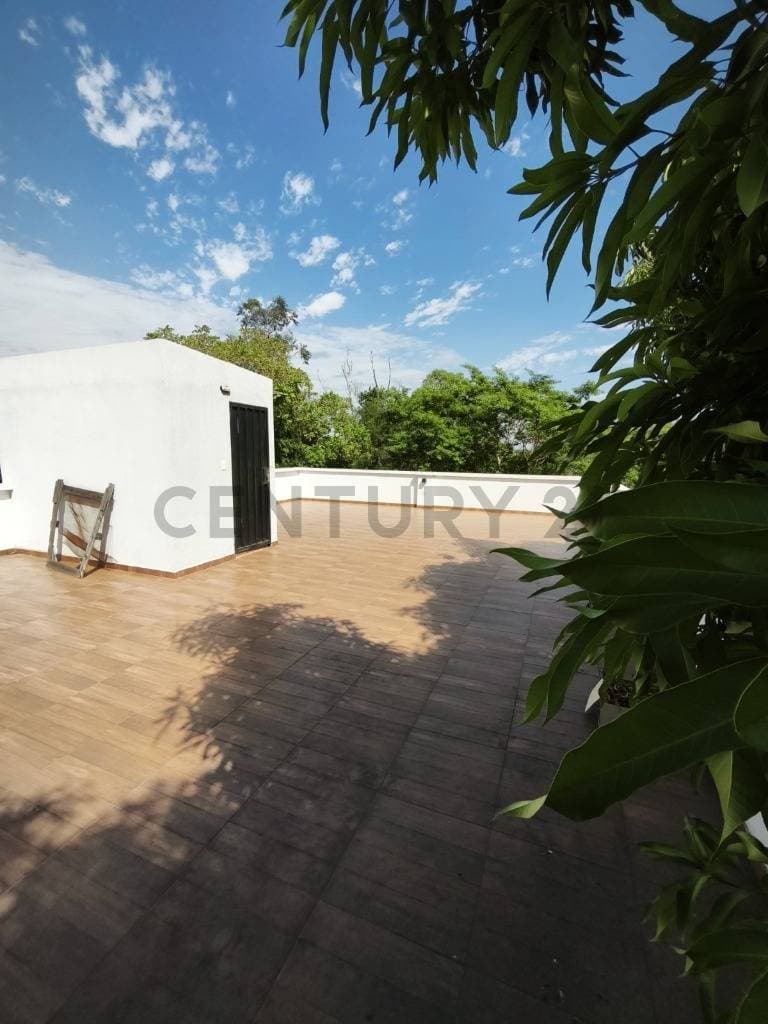 ALQUILER DE HERMOSA CASA EN BARRIO CERRADO LA FLORESTA – ZONA AEROPUERTO – 2
