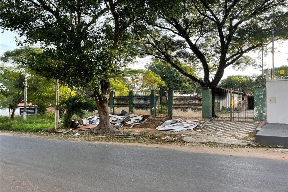VENDO TERRENO EN LAMBARE ZONA YACHT SOBRE ASFALTO