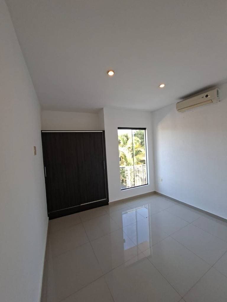 AMPLIO DUPLEX EN ALQUILER– ZONA RAKIURA, LUQUE – 2