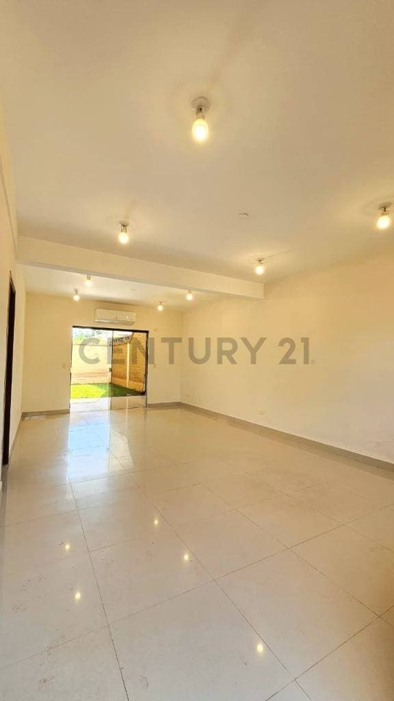 En alquiler duplex de 3 dormitorios Zona Rakiura Luque – 2