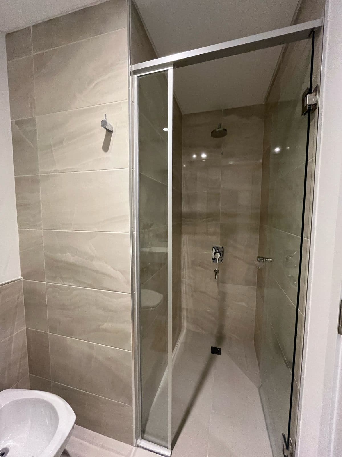 ALQUILER DEPARTAMENTO 2 DORMITORIOS FINAMENTE AMOBLADO - ZONA BOGGIANI – 2