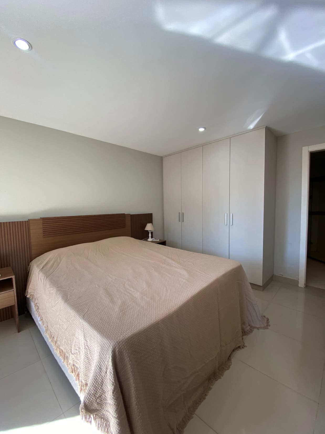 SE VENDE DEPARTAMENTO SEMI AMOBLADO – 3