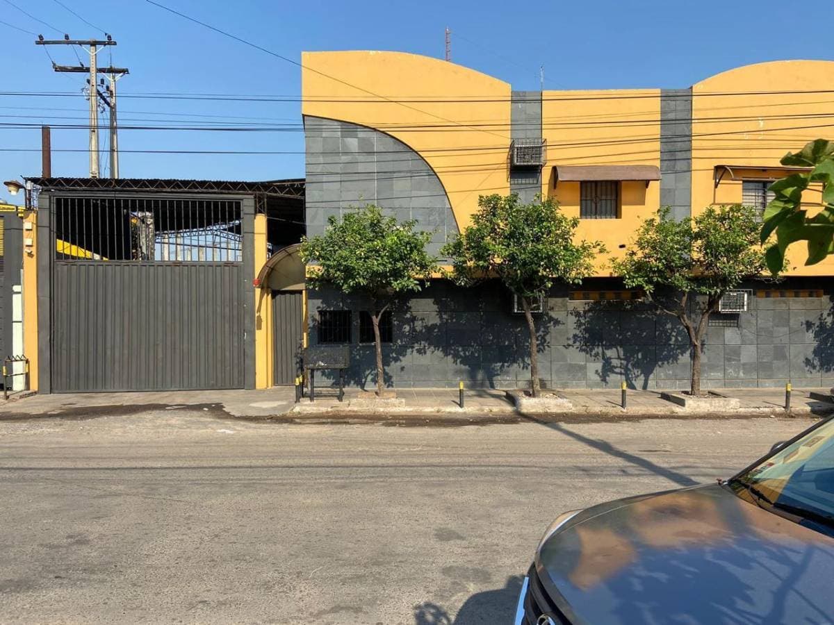 Importante inmueble industrial en alquiler en Barrio Fatima – 3