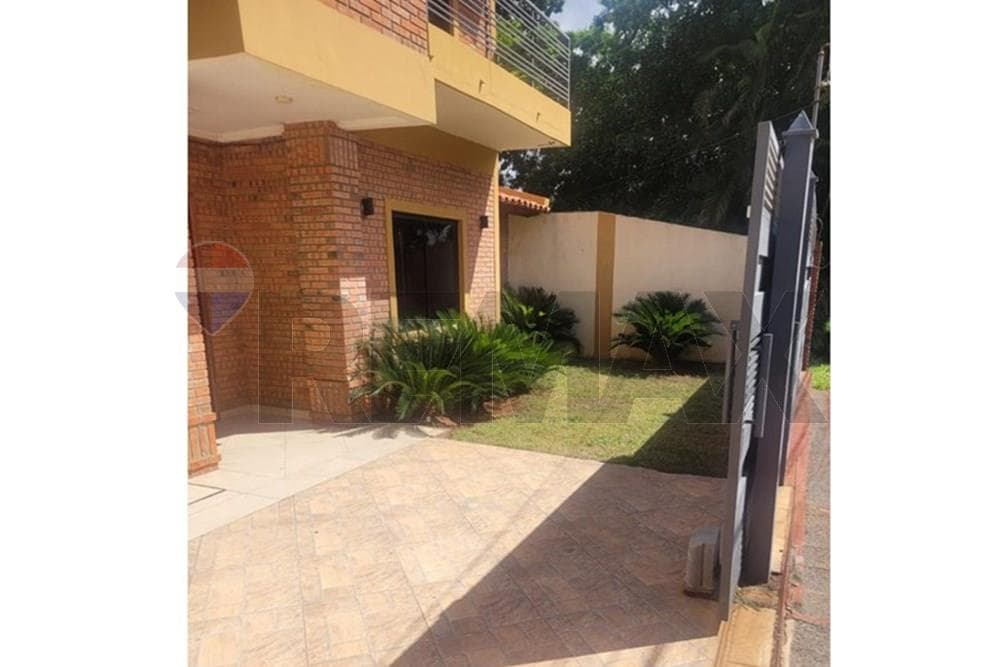 Amplia casa en Venta en Luque - PALMA LOMA – 2