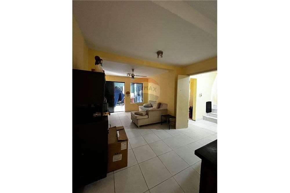 VENDO CASA DE DOS NIVELES EN LAMBARÉ BARRIO Villa cerro corá – 3