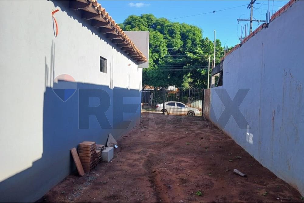 PRECIOSA CASA EN POZO ZONA ALAMO CAPIATÁ R2. – 2