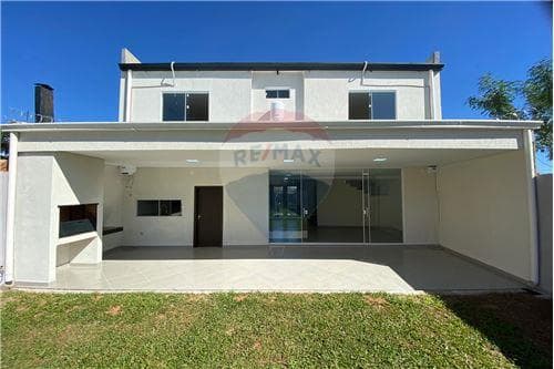 casa estilo moderno zona Mora Cue barrio luque – 3
