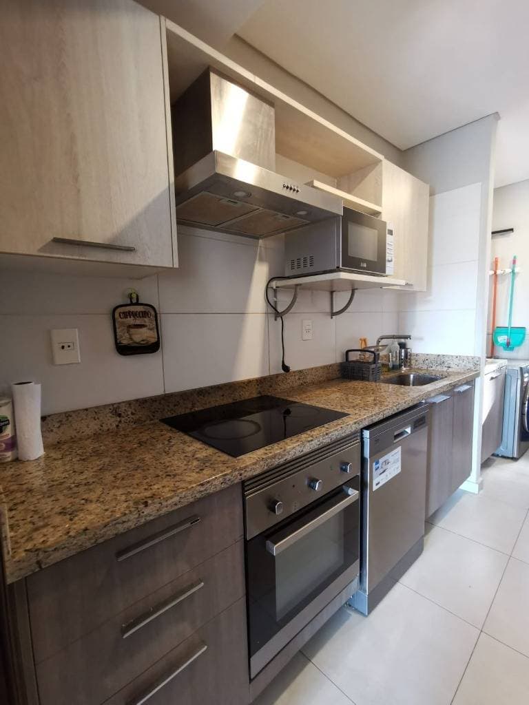 ALQUILO DEPARTAMENTO AMOBLADO Y EQUIPADO DE 3 DORMITORIOS Y DOS COCHERAS – 3