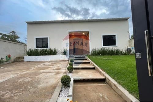 ALQUILO CASA EN LAMBARE ZONA YACHT Y GOLF CLUB