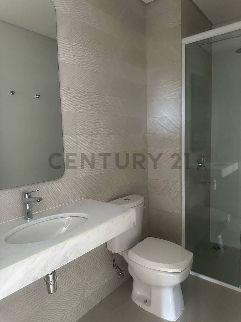 ALQUILO depto de 3 habs en el Edificio Azure – 3