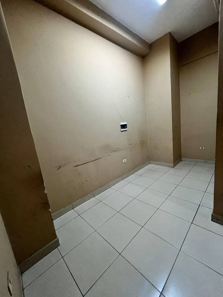 Oficina en alquiler en esquina de Palma y Alberdi, La Encarnacion – 3