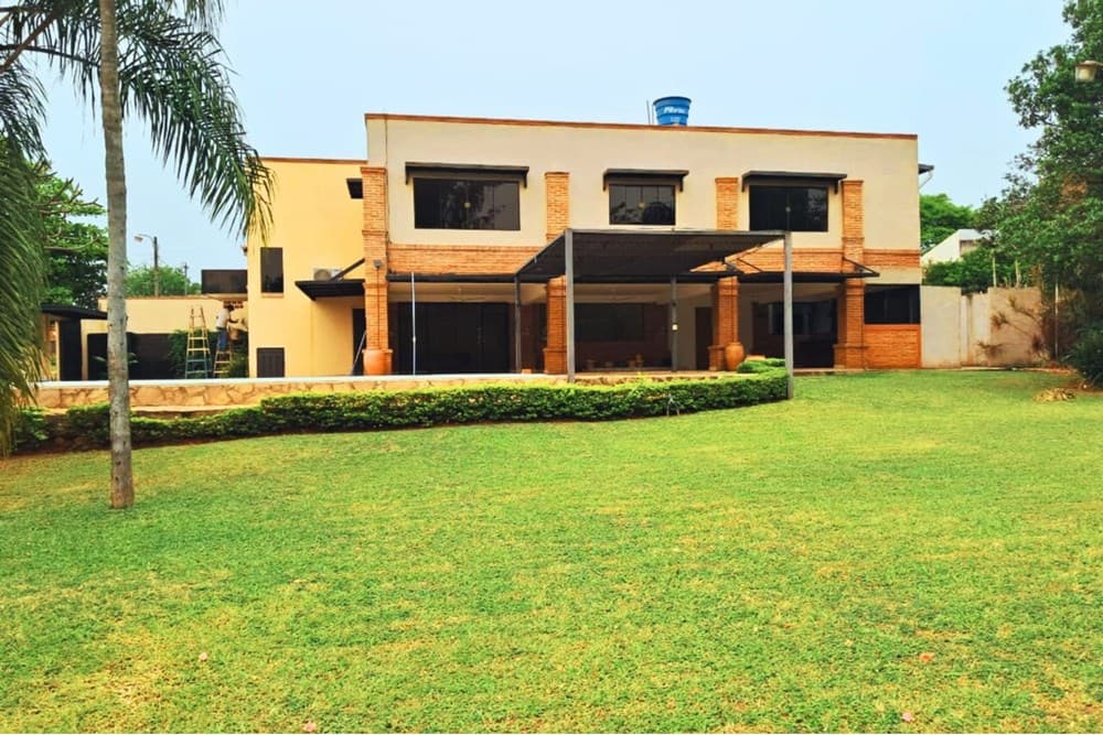 Hermosa Residencia De Lujo En Venta En Luque