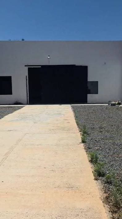 Tinglado en alquiler sobre calle España y Juana de Lara Castro – 2