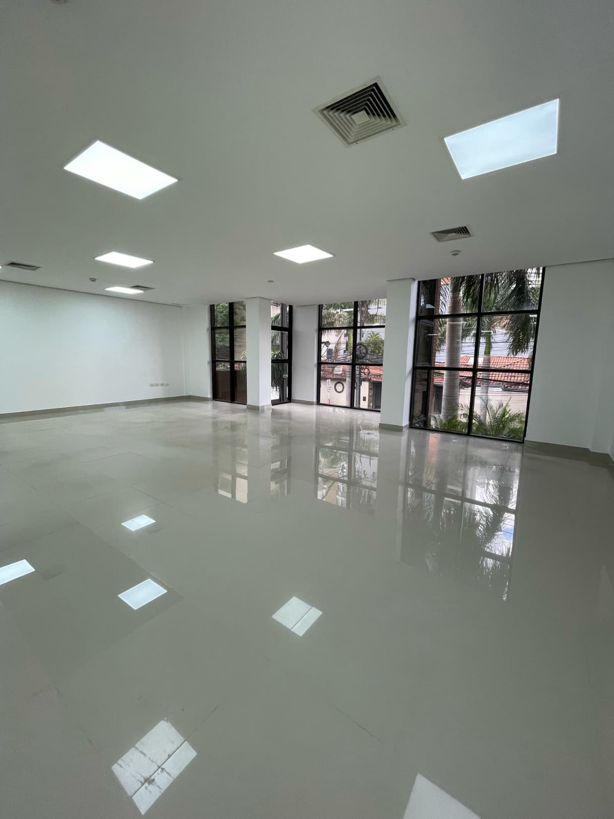 ZONA SHOPPING DEL SOL EN ALQUILER OFICINA DE 305 M2 – 2