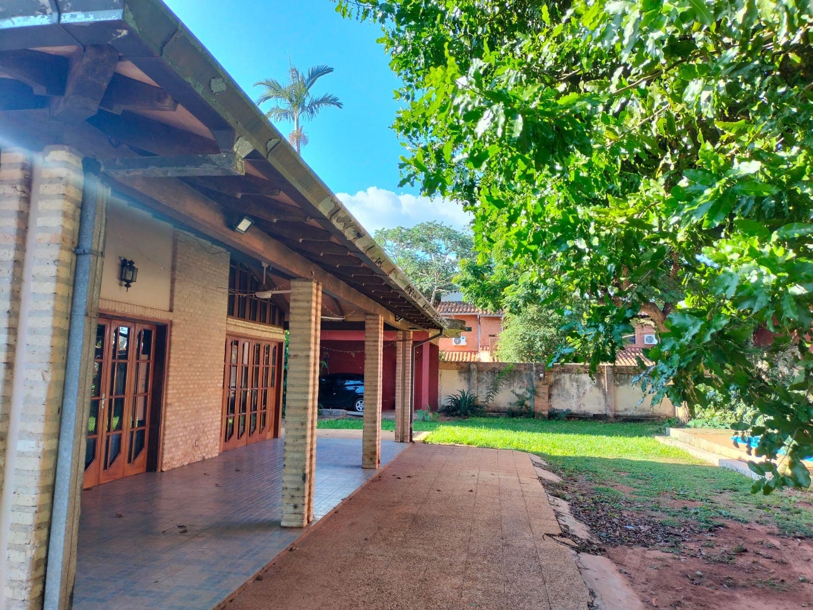Vendo Casa Con Piscina En Fernando De La Mora Zona Norte. Terreno 720m2 – 3