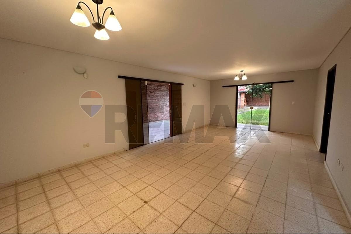 CASA EN ALQUILER - LAMBARE – 2