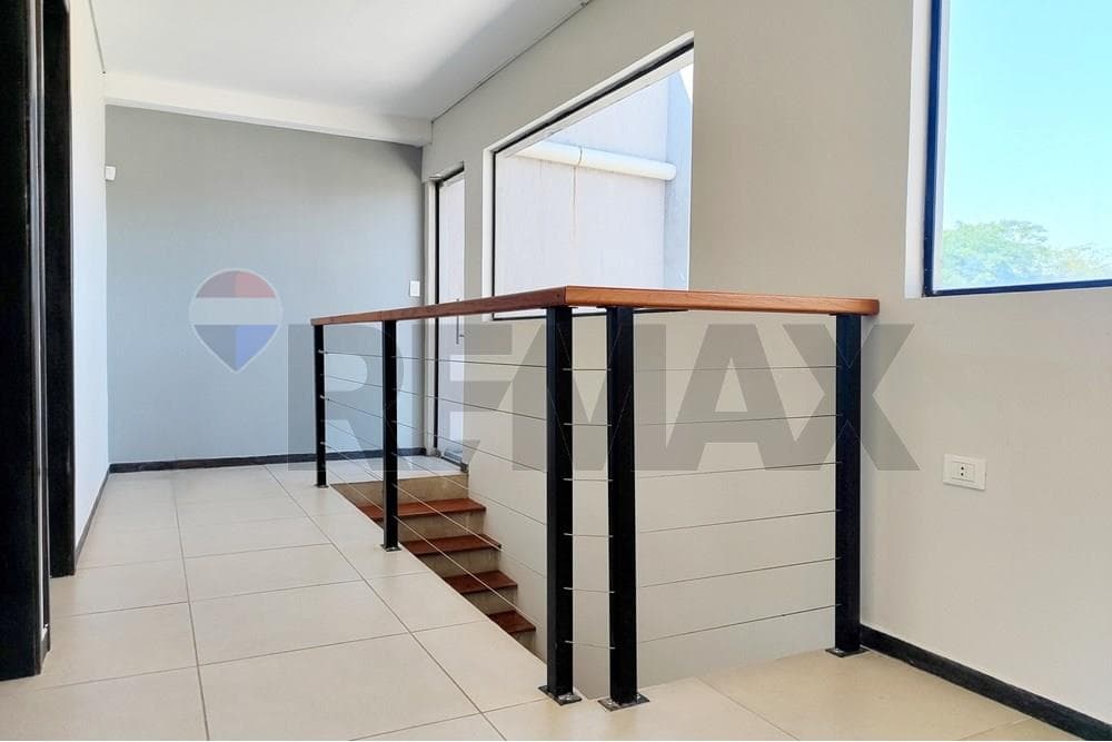 VENDO CASA A PRECIO DE DUPLEX EN LUQUE – 3