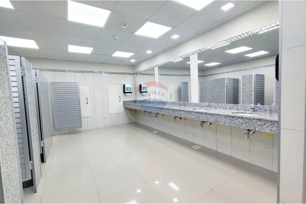 Alquilo Oficina de 485 m2 en Villa Morra – 2