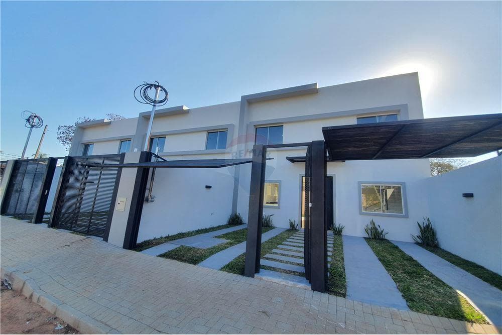 ALQUILO AMPLIO DÚPLEX A ESTRENAR EN LAURELTY, LUQUE