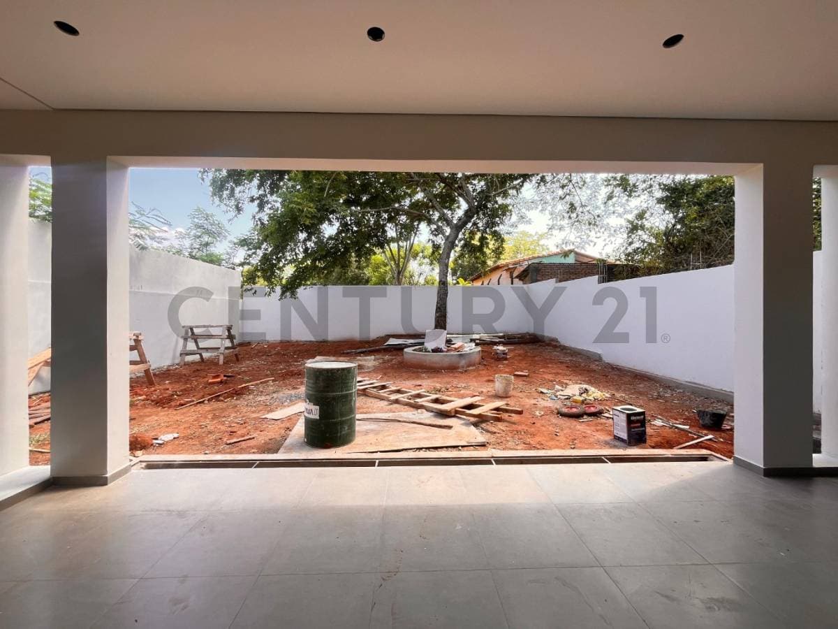 EN VENTA VIVIENDA ESTILO TOSCANO EN SAN LORENZO – 2