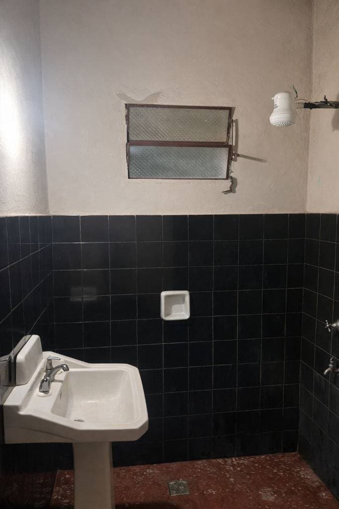 Casa en venta – Barrio Vista Alegre, Asunción – 3