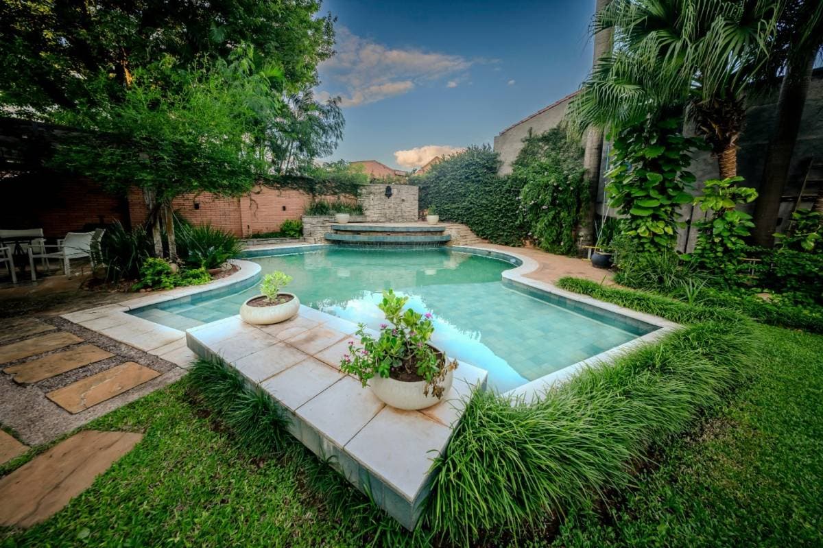 Amplia residencia en terreno de 1.142 m² | Mcal. Estigarribi – 3