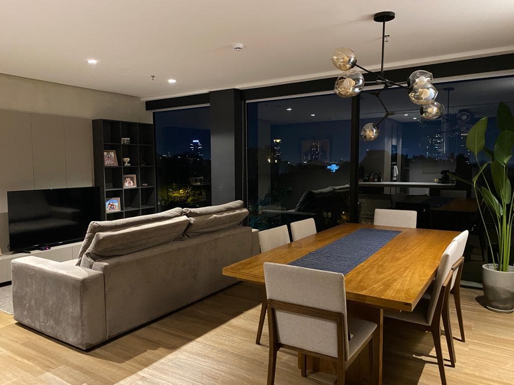 En venta Departamento de 3 dormitorios en Barrio Herrera, amoblamiento premium. – 2