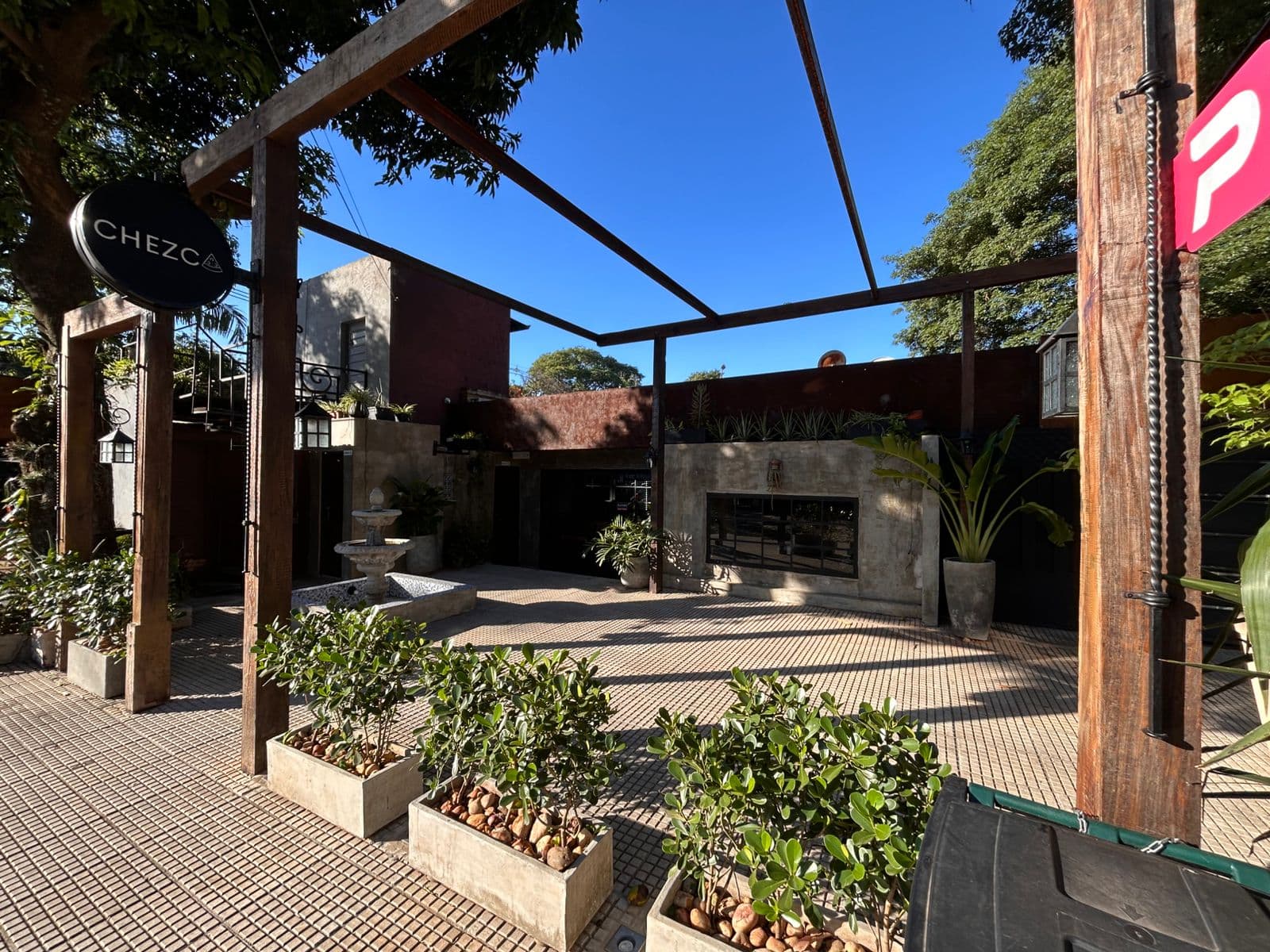 EN ALQUILER LOCAL COMERCIAL/GASTRONÓMICO EN LOS LAURELE – 2