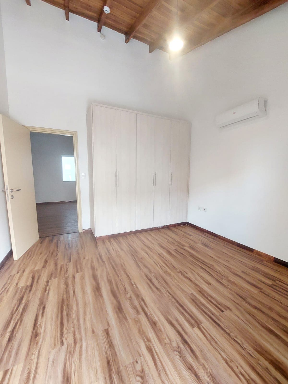 Alquilo amplio departamento de 1 dormitorio en Barrio Recoleta – 2