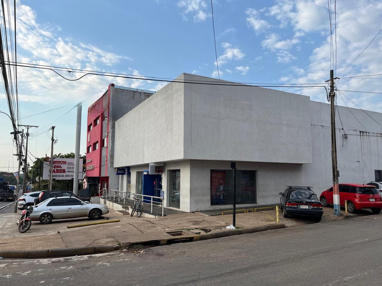 EN VENTA – PROPIEDAD COMERCIAL SOBRE RUTA 2 ,Pleno centro de Capiata – 2