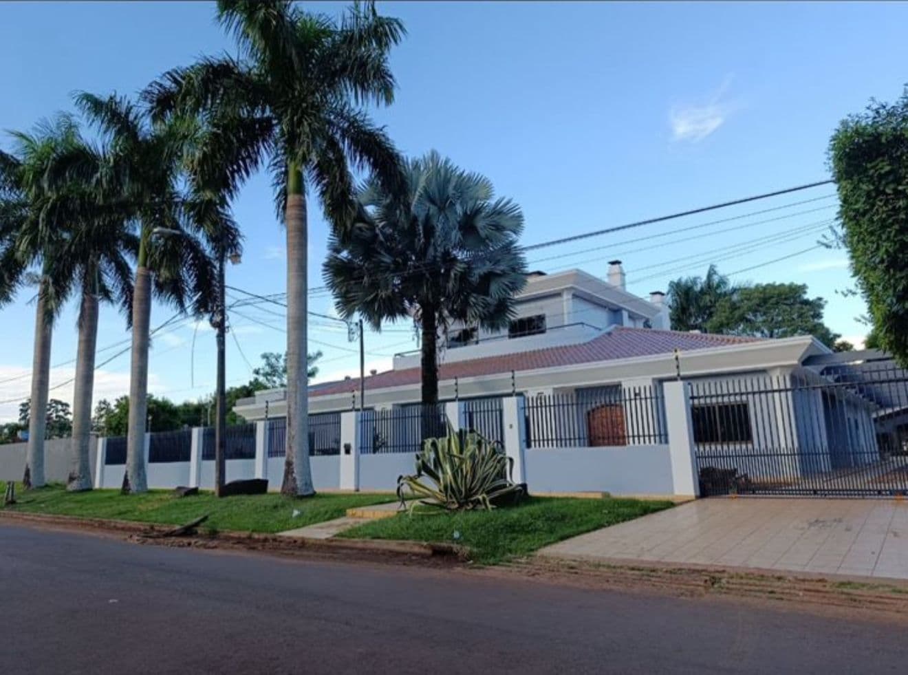 Alquilo Amplia Residencia En Hernandarias