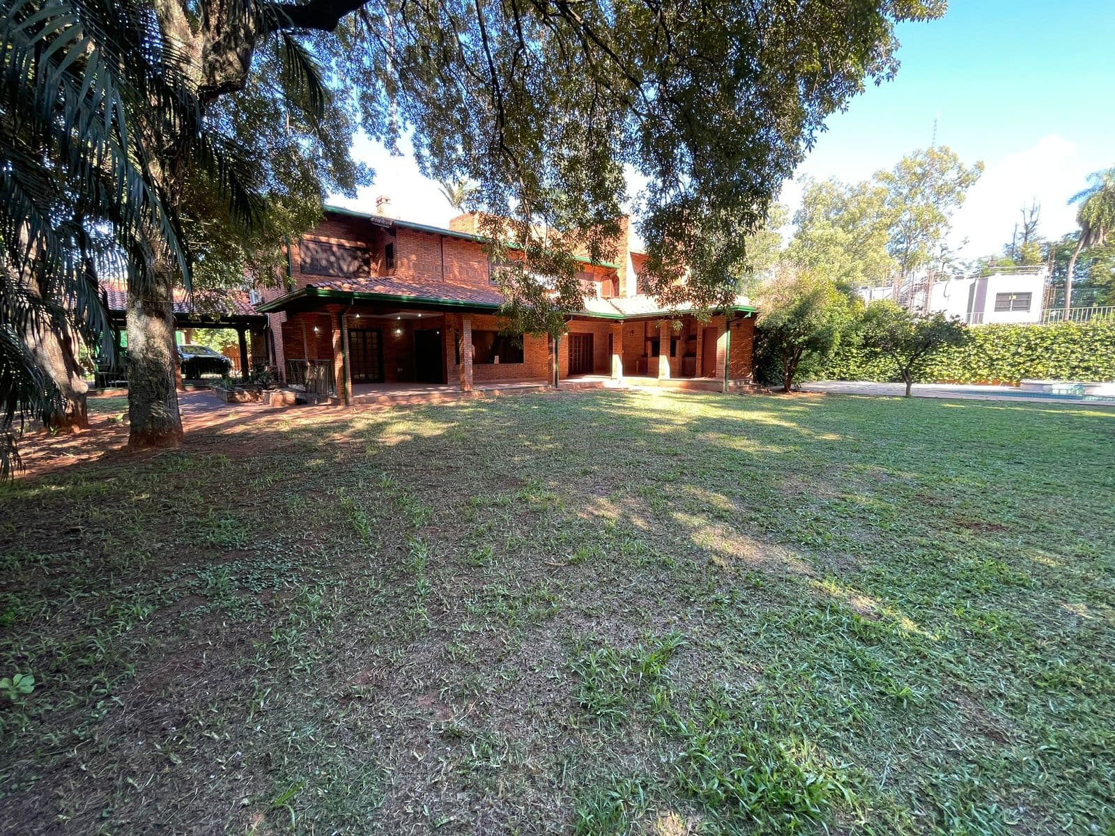Vendo Residencia de 4 Habitaciones sobre Avda., Zona Municipalidad de Asunción – 3