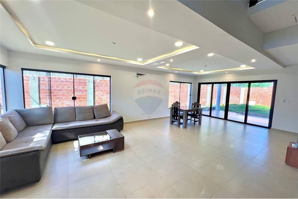 CASA RECIEN CONSTRUIDA ZONA LAGUNA GRANDE - SAN LORENZO – 3