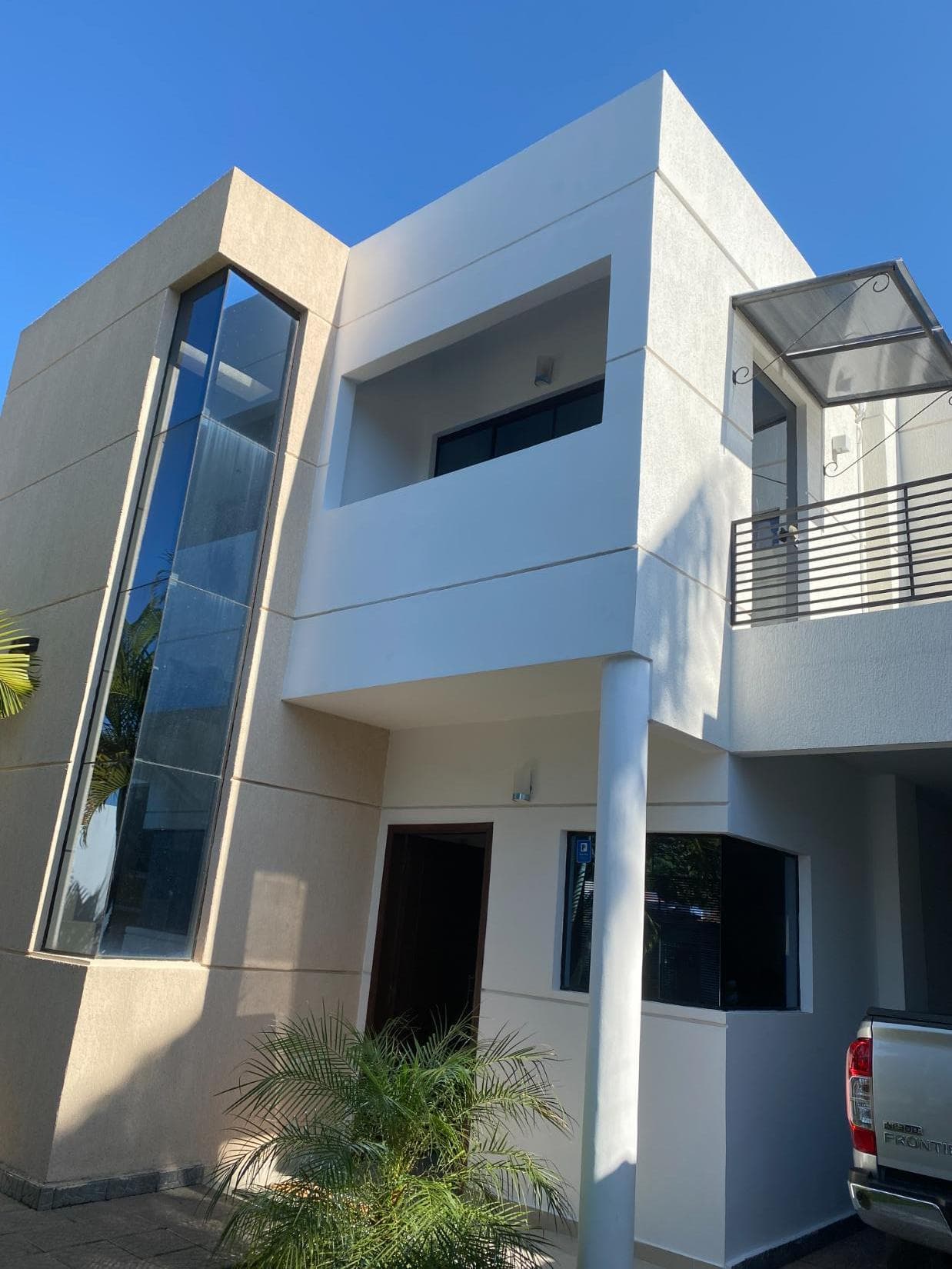 Vendo Moderna Residencia Zona Canal 13 – 2