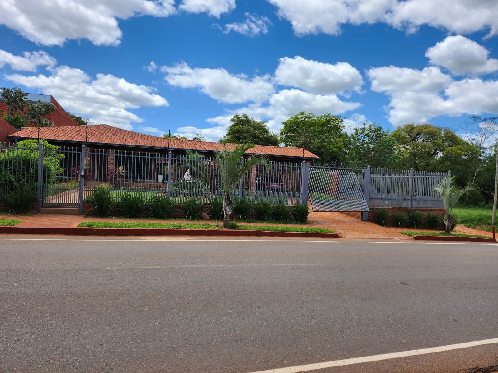 Se Vende Amoblada Residencia Premium A Minutos Del Aeropuerto Silvio Pettirossi – 2