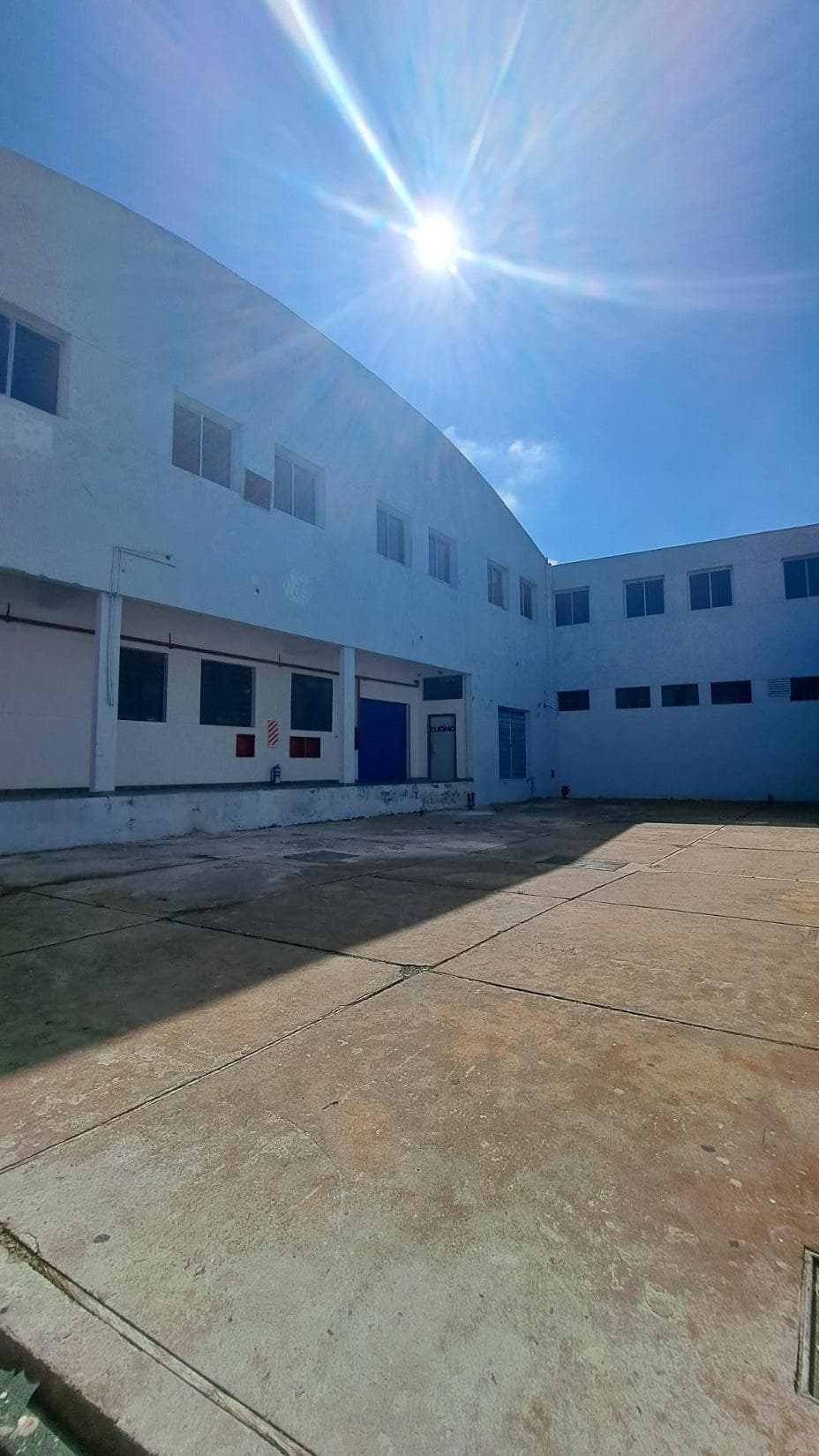 Se Vende Tinglado Con Oficinas, Ex Fabrica Textil, En el B° San Vicente – 2