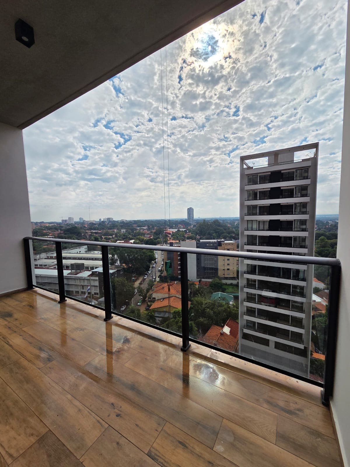 Exclusivos Departamentos en Las Lomas: Inversión de Lujo y Confort.