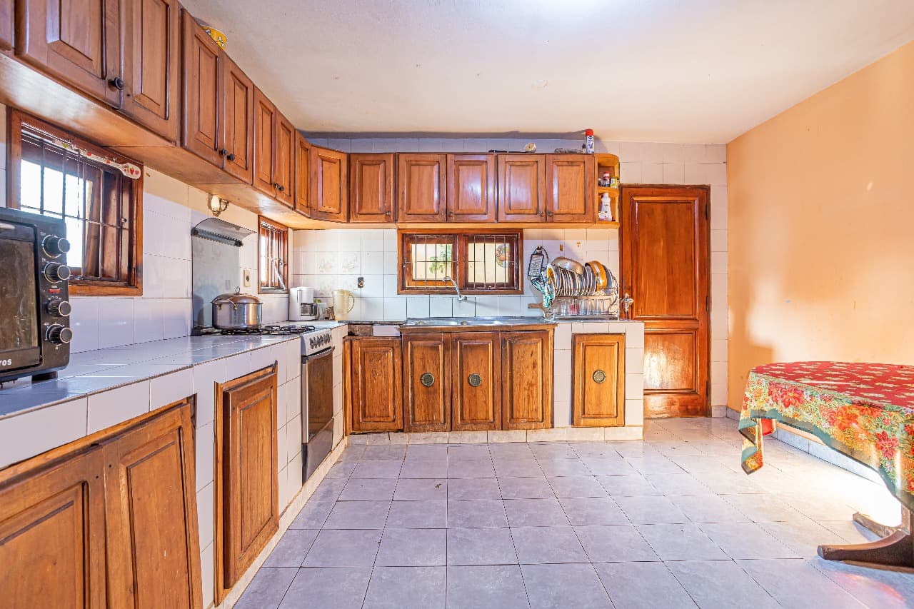 Vendo Amplia Casa En Villa Adela Zona Boulevard – 3