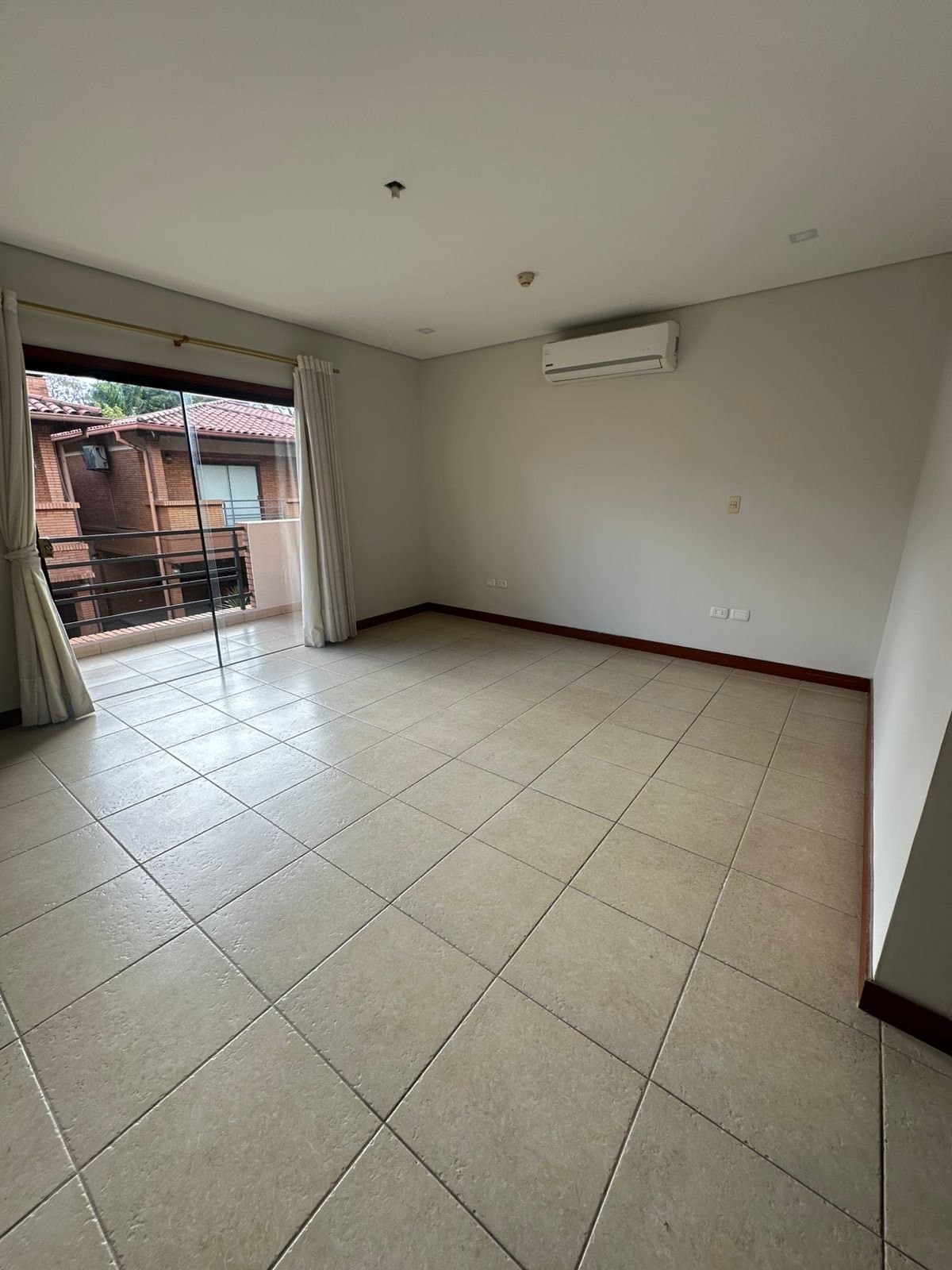 Alquiler Casa En Condominio – 2