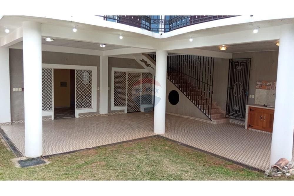 Vendo casa en Fernando de la Mora a pasos del Palacio de Justicia – 2