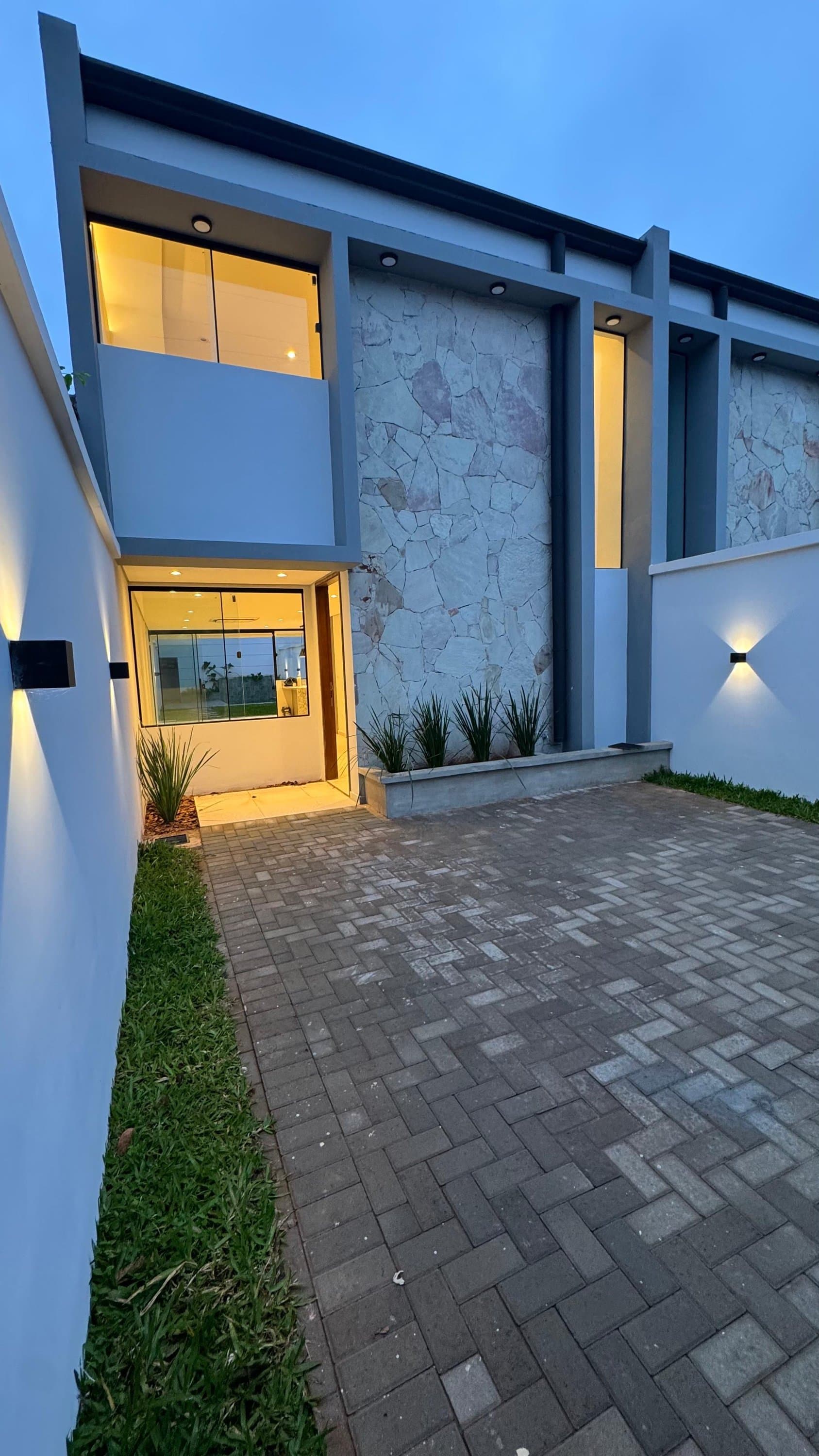 VENDO DUPLEX A ESTRENAR EN LUQUE ZONA CONMEBOL