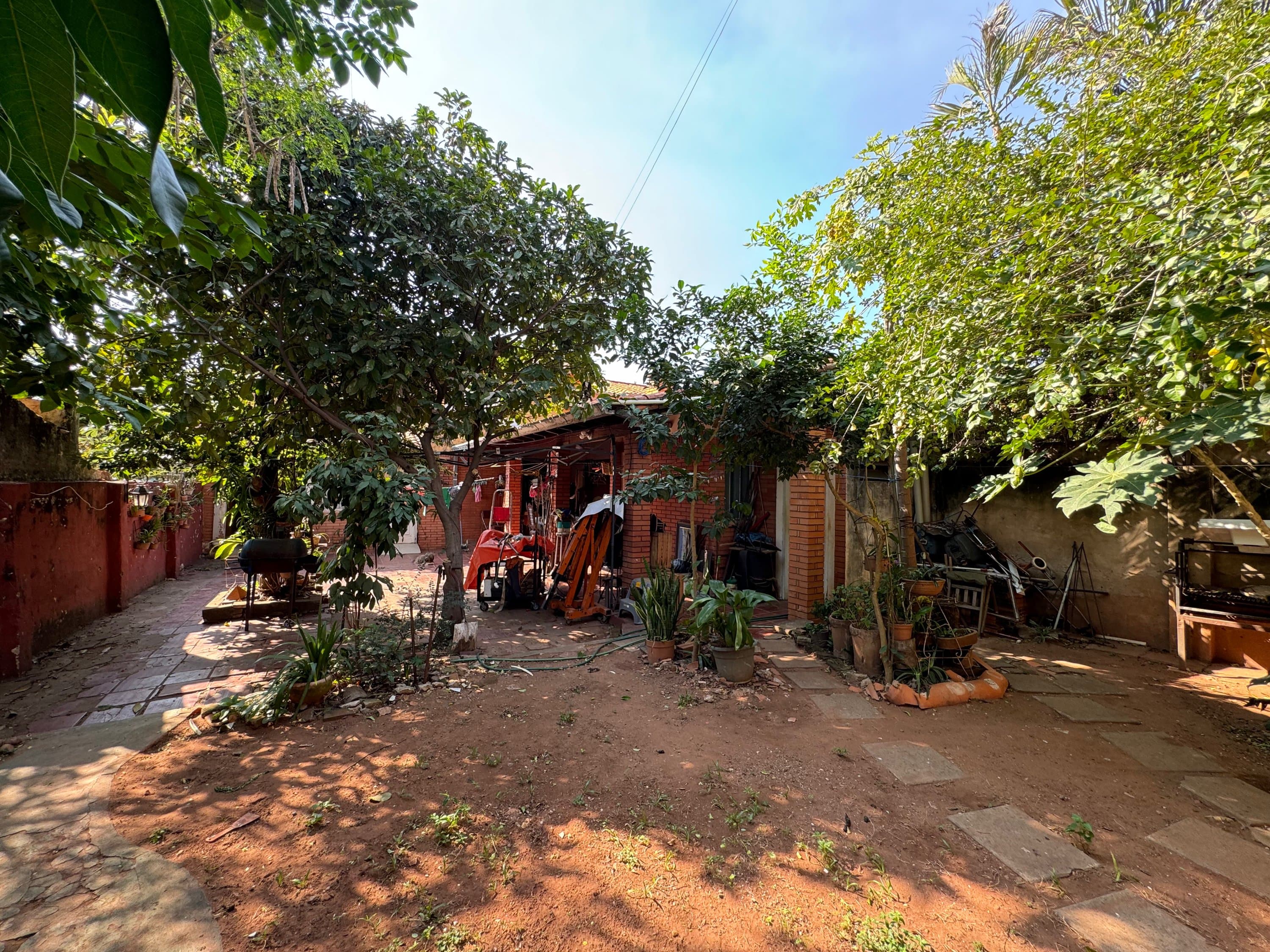 Vendo casa a demoler o reciclar en Bo. Jara cercana  D Perseverancia. – 2