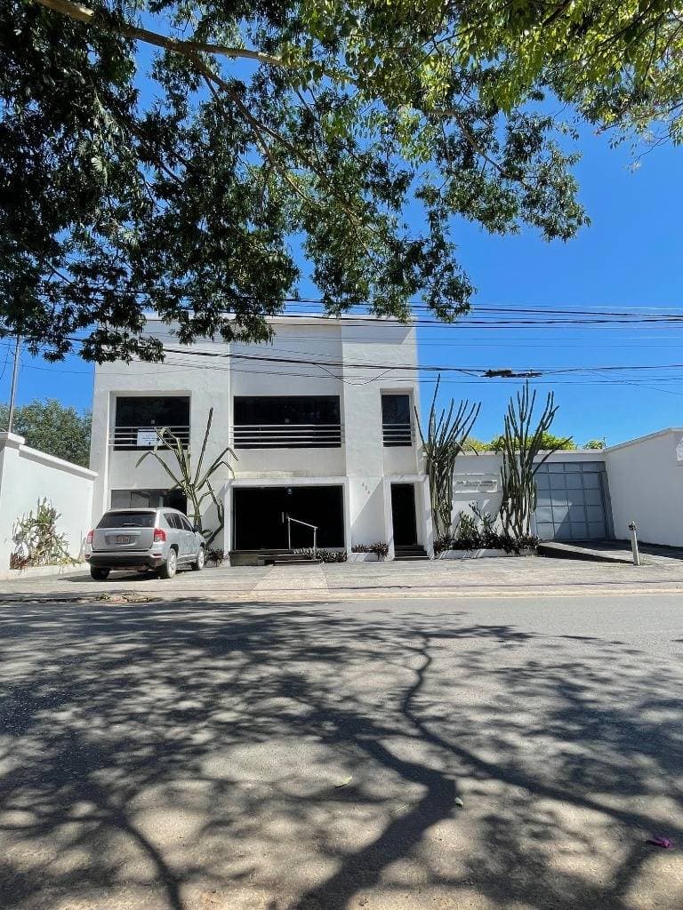ALQUILO CASA PARA OFICINA O CONSULTORIOS EN ASUNCIÓN.