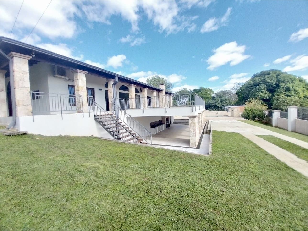 Vendo casa de lujo en Itacurubi de la Cordillera – 2