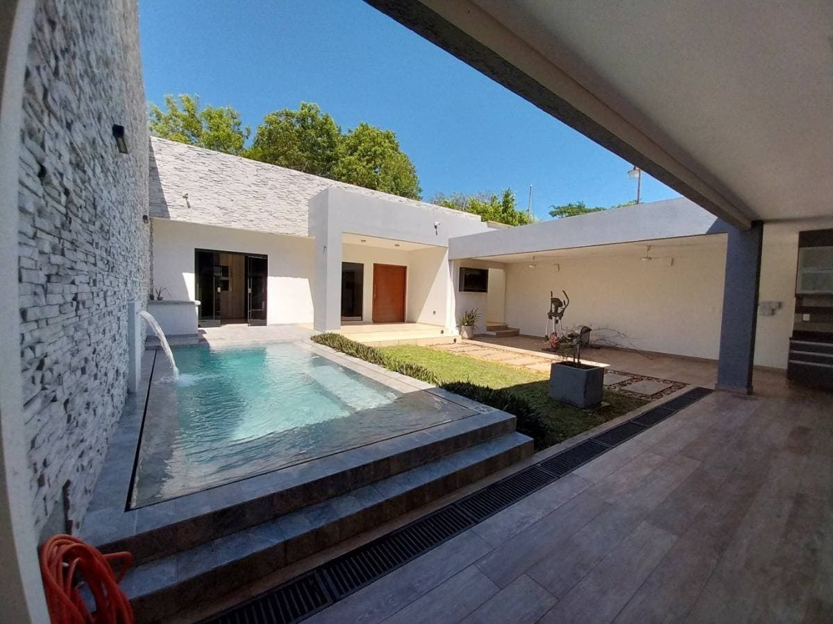 ALQUILO Casa en Lambaré. Zona Unicanal (canal 13) – 3