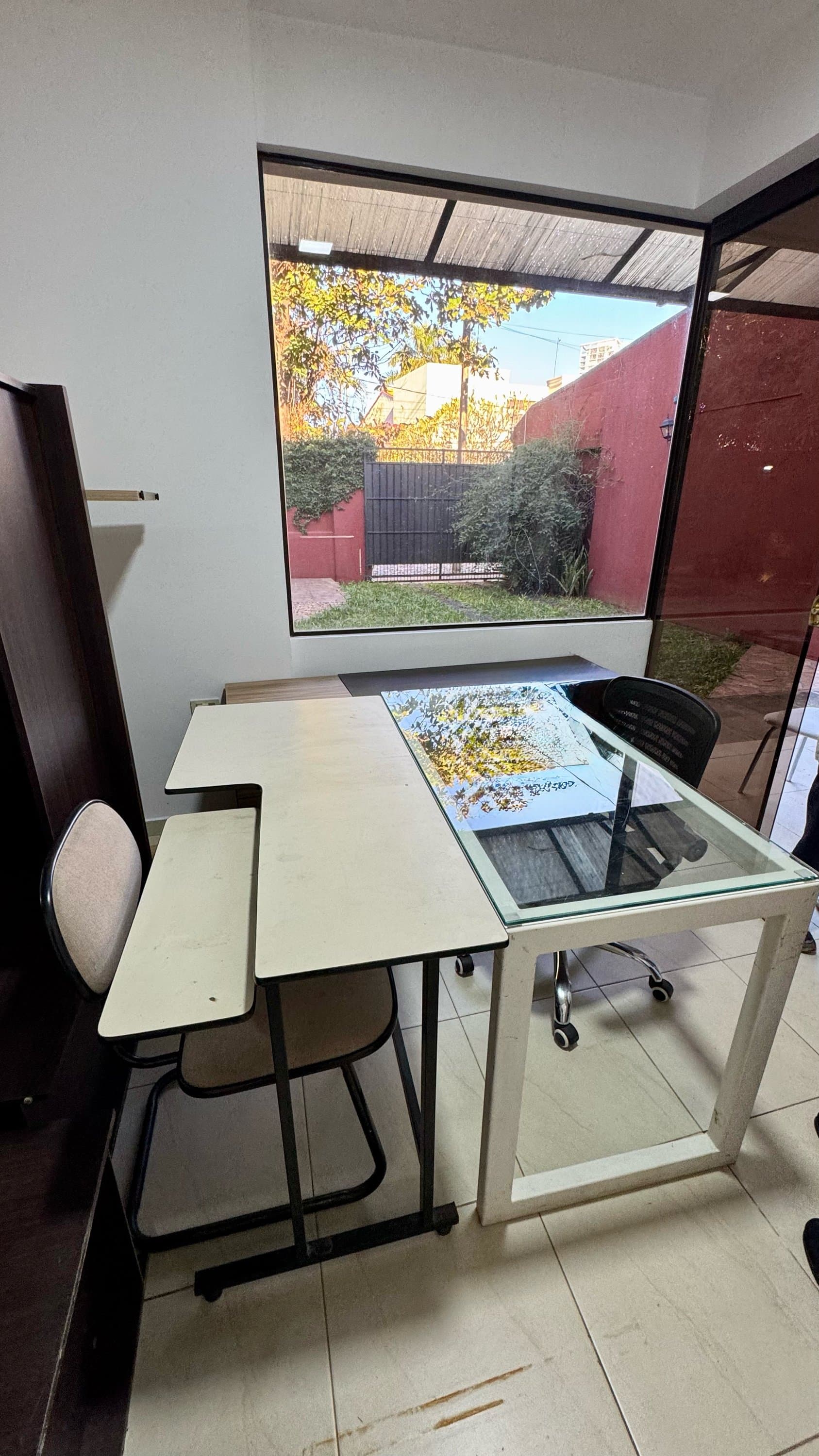 Alquilo oficina o local comercial, o para cafeteria en barrio Las Lomas – 3